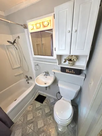 $129,000 | 542 Vincennes Avenue, Flora, IL 62839