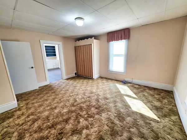 $129,000 | 542 Vincennes Avenue, Flora, IL 62839