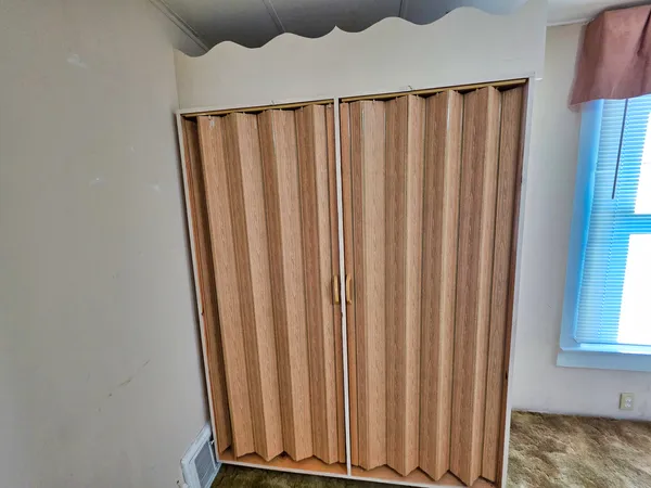 $129,000 | 542 Vincennes Avenue, Flora, IL 62839