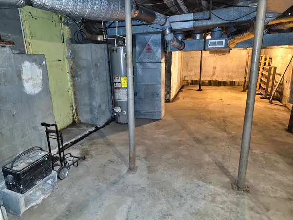 $129,000 | 542 Vincennes Avenue, Flora, IL 62839