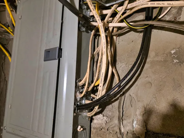 $129,000 | 542 Vincennes Avenue, Flora, IL 62839