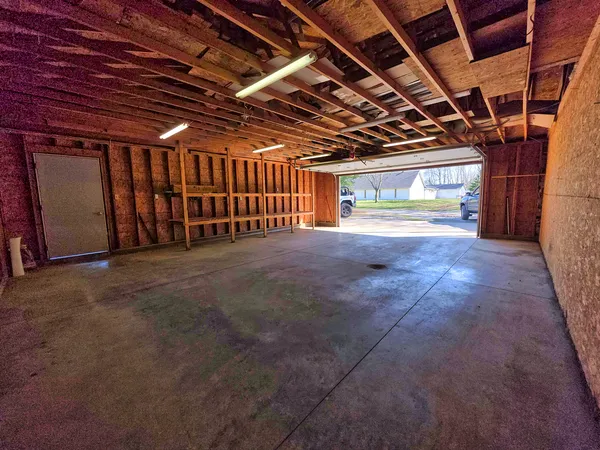 $129,000 | 542 Vincennes Avenue, Flora, IL 62839