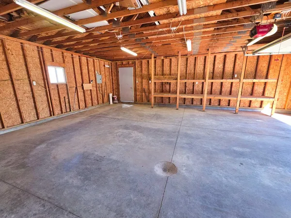 $129,000 | 542 Vincennes Avenue, Flora, IL 62839