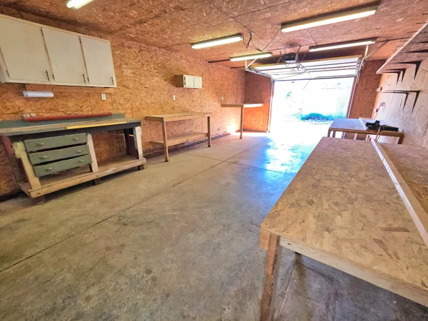 $129,000 | 542 Vincennes Avenue, Flora, IL 62839