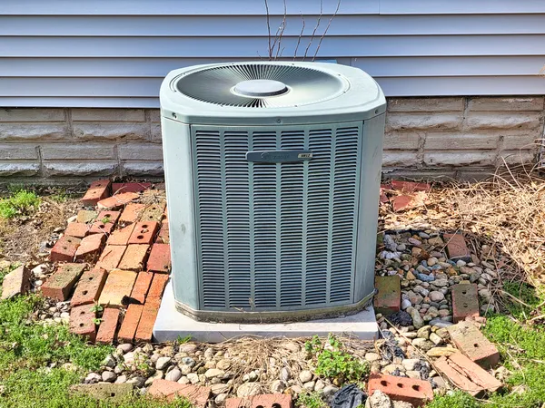 $129,000 | 542 Vincennes Avenue, Flora, IL 62839