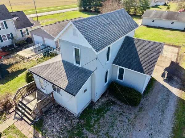 $129,000 | 542 Vincennes Avenue, Flora, IL 62839