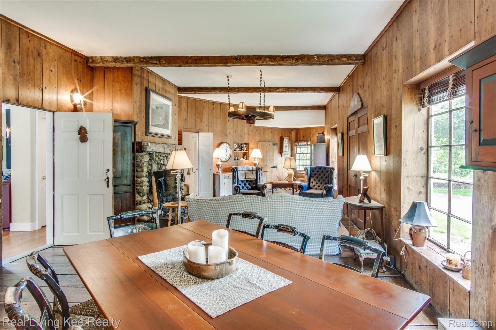 960 East Tienken Road Rochester, MI 48306 - Photo 48 of 56 Interiors 9.jpg