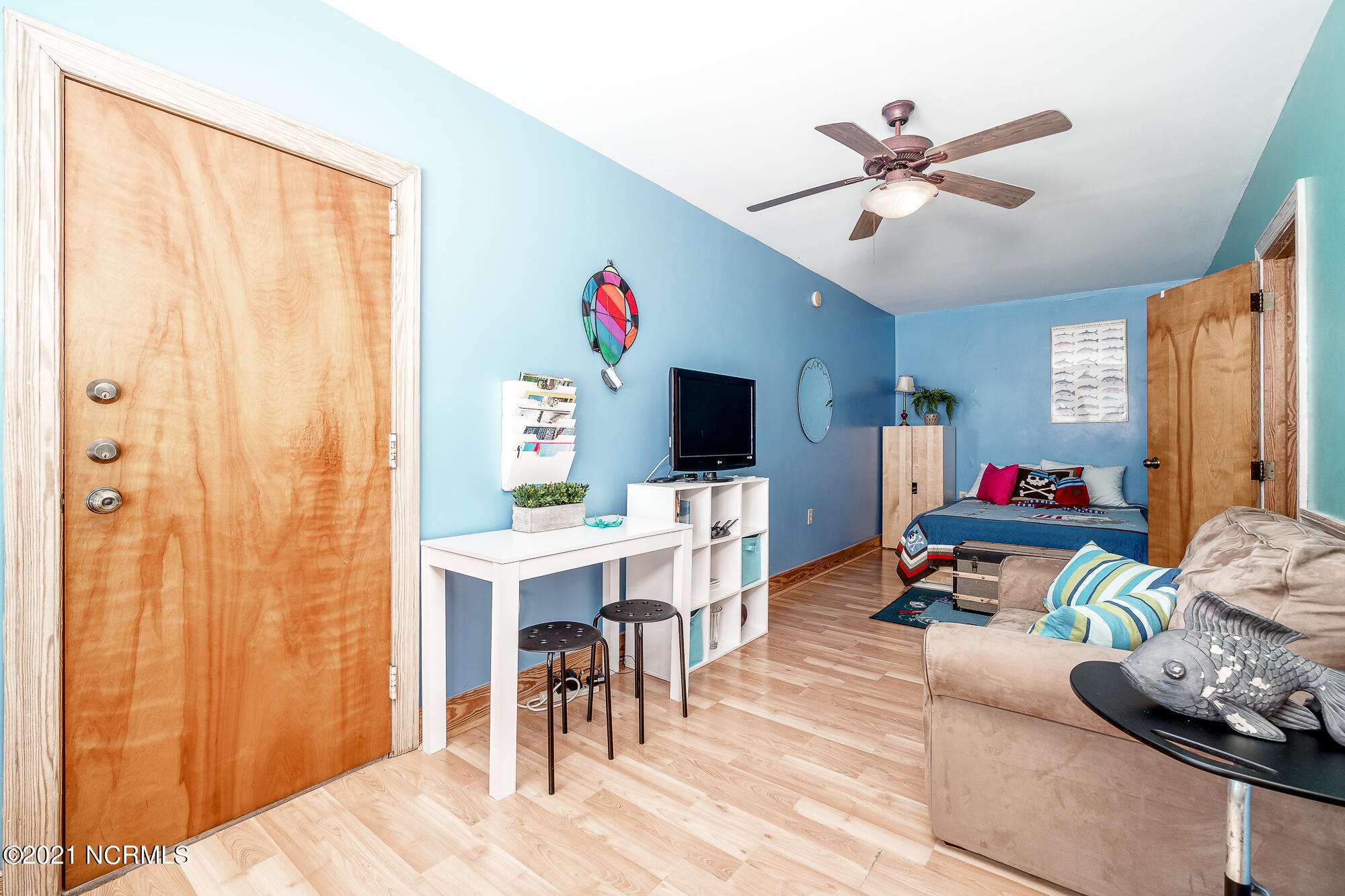 509 Front Street, Unit D Beaufort, NC 28516 - Photo 8 of 38 Charming studio in Harborside Suites