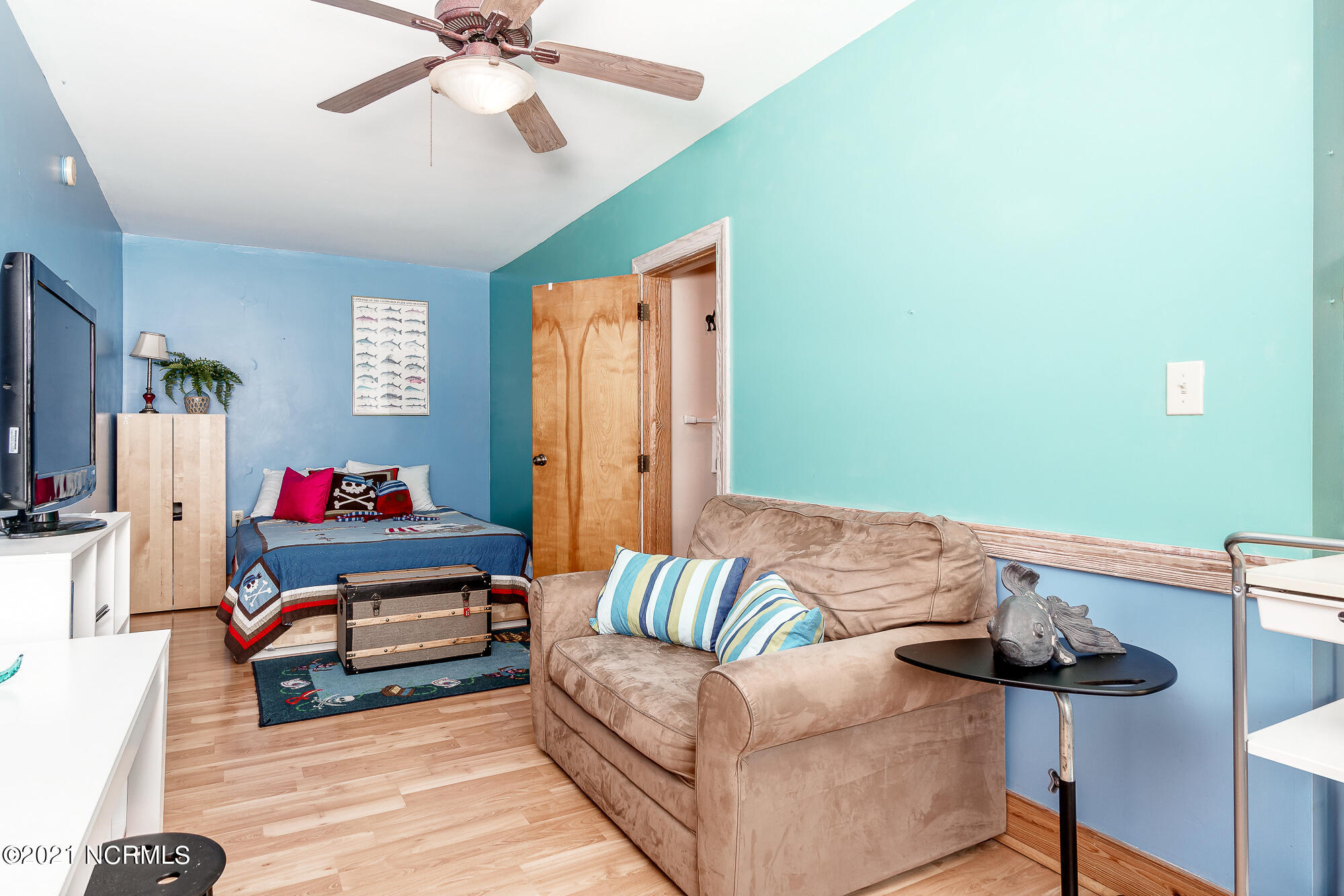 509 Front Street, Unit D Beaufort, NC 28516 - Photo 9 of 38 Charming studio in Harborside Suites