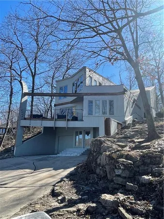 $890,000 | 125 Lakeshore Drive South, Lake Quivira, KS 66217