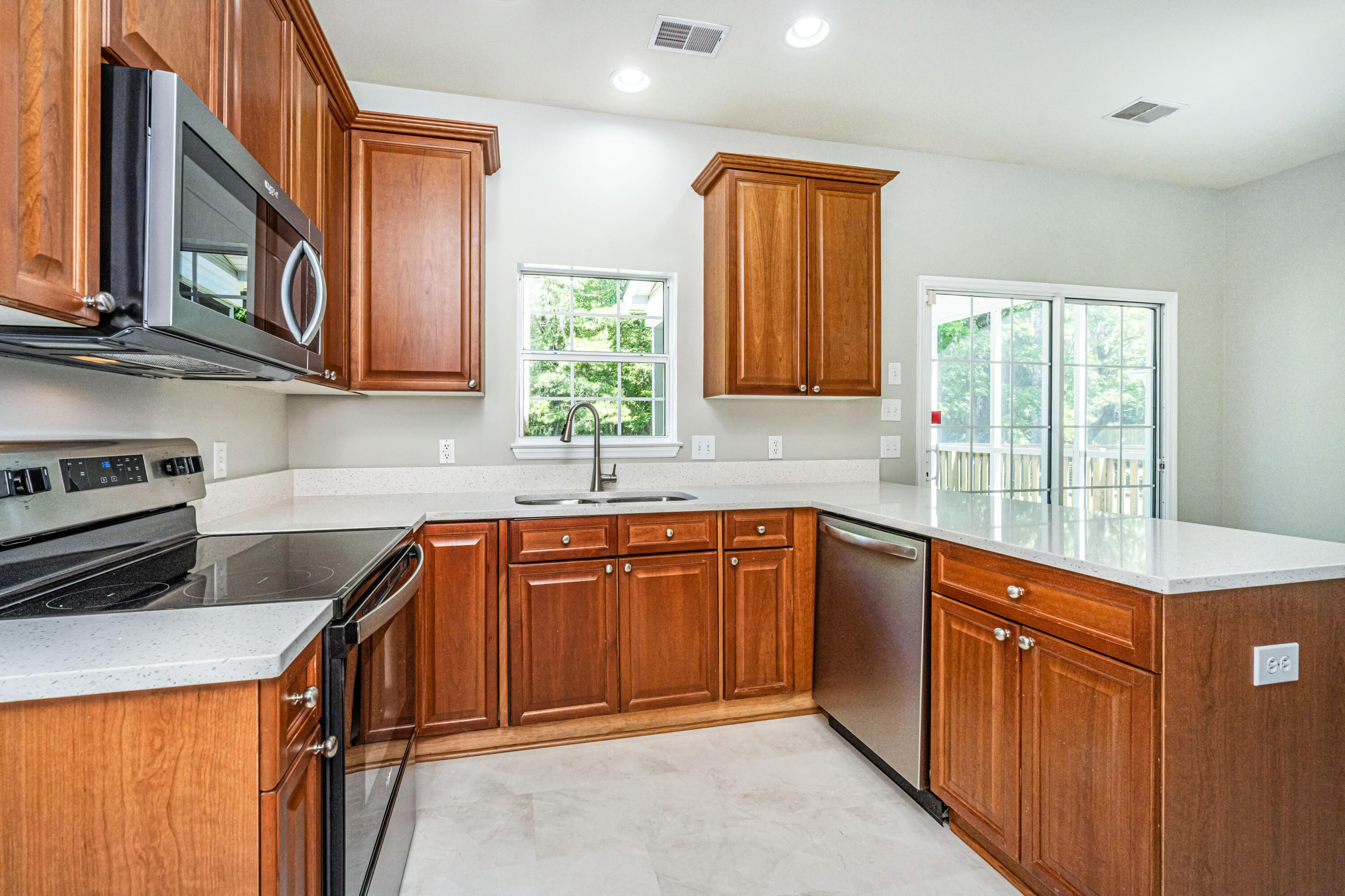 823 Bent Hickory Road Charleston, SC 29414 - Photo 14 of 45 823BentHickoryRd08
