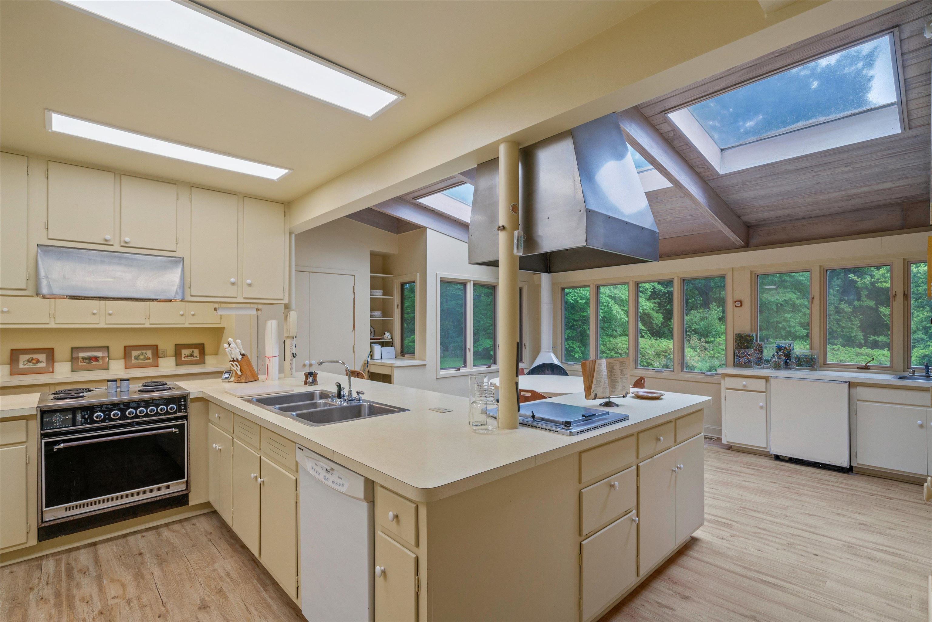 5622 Shady Grove Road Memphis, TN 38120 - Photo 14 of 40 Gallery Image 14