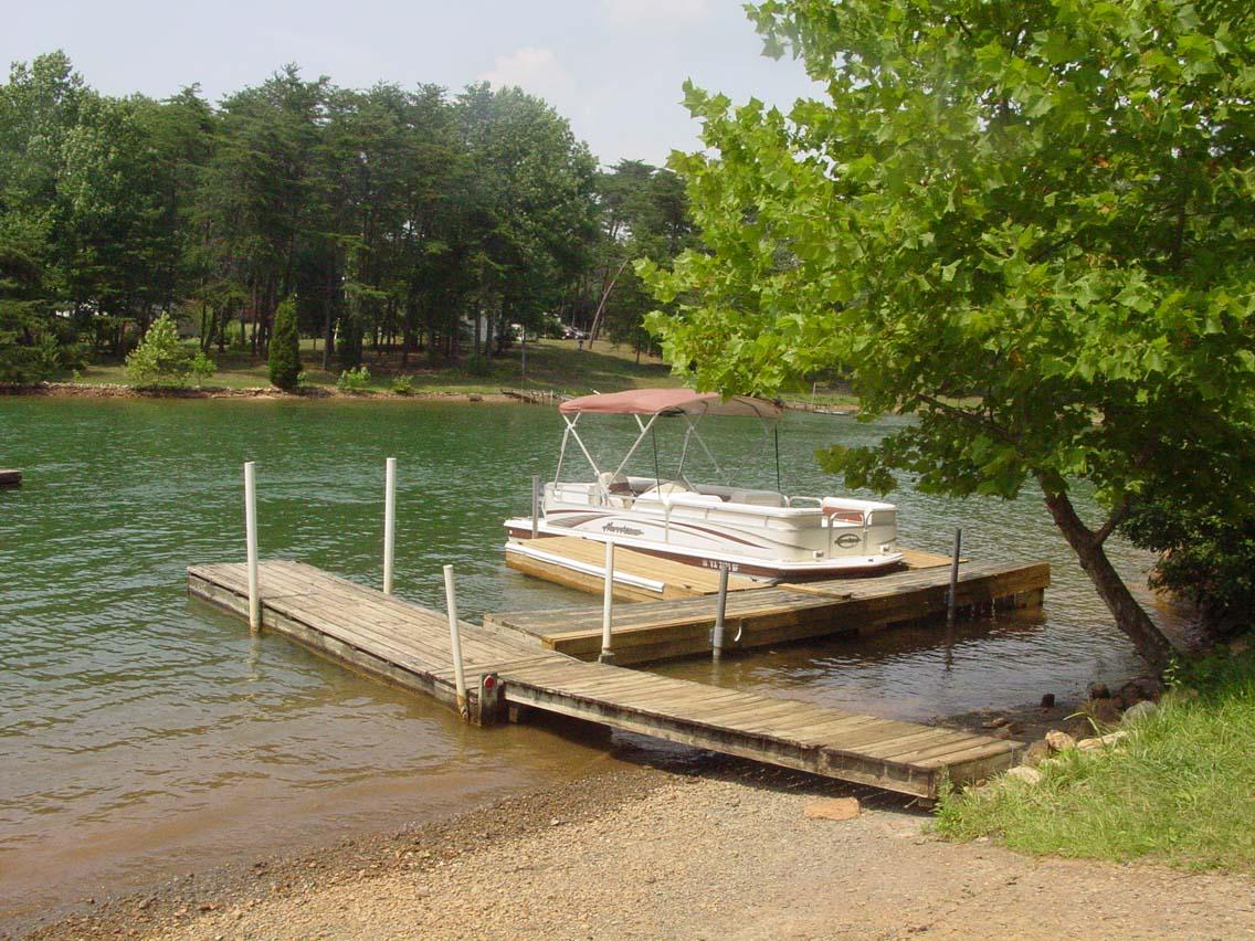 1497 Cutlass Road Moneta, VA 24121 - Photo 11 of 12 Boat Tie Up Area