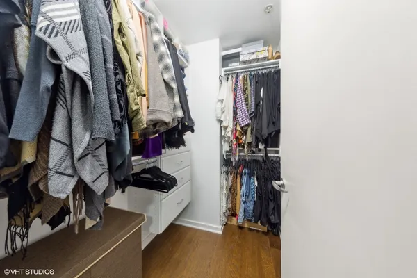 $3,000 | 240 East Illinois Street, Unit 402, Chicago, IL 60611