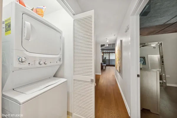 $3,000 | 240 East Illinois Street, Unit 402, Chicago, IL 60611