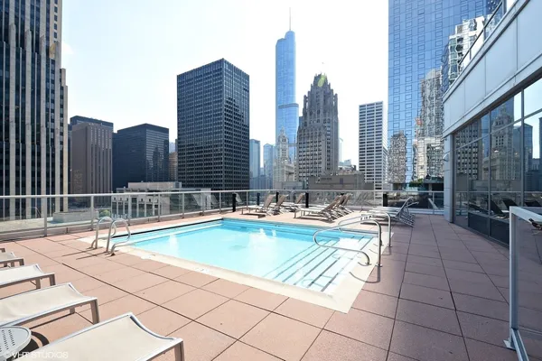 $3,000 | 240 East Illinois Street, Unit 402, Chicago, IL 60611
