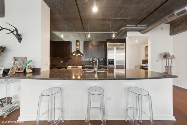 $3,000 | 240 East Illinois Street, Unit 402, Chicago, IL 60611