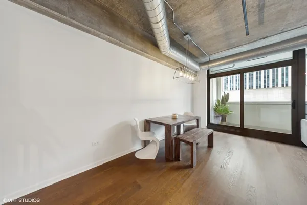 $3,000 | 240 East Illinois Street, Unit 402, Chicago, IL 60611