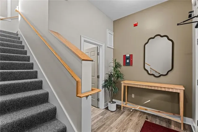 $550,000 | 18 State Street, Unit 5 (3RD FLOOR EAST), Bristol, RI 02809