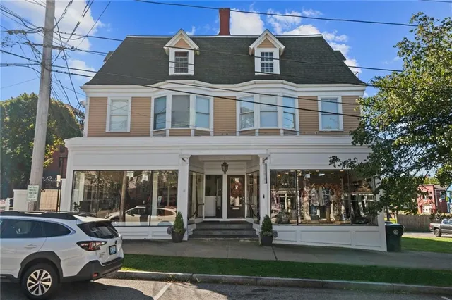 $550,000 | 18 State Street, Unit 5 (3RD FLOOR EAST), Bristol, RI 02809