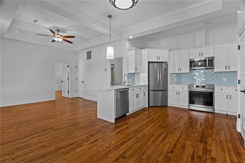 18 State Street, Unit 5 (3RD FLOOR EAST) Bristol, RI 02809 - Photo 4 of 22