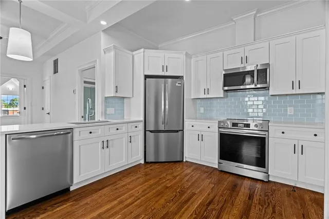 $550,000 | 18 State Street, Unit 5 (3RD FLOOR EAST), Bristol, RI 02809