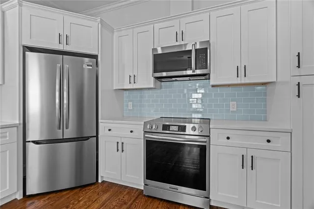 $550,000 | 18 State Street, Unit 5 (3RD FLOOR EAST), Bristol, RI 02809