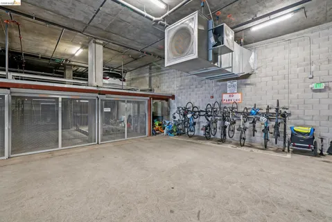 $599,000 | 6465 San Pablo Avenue, Unit 203, Oakland, CA 94608