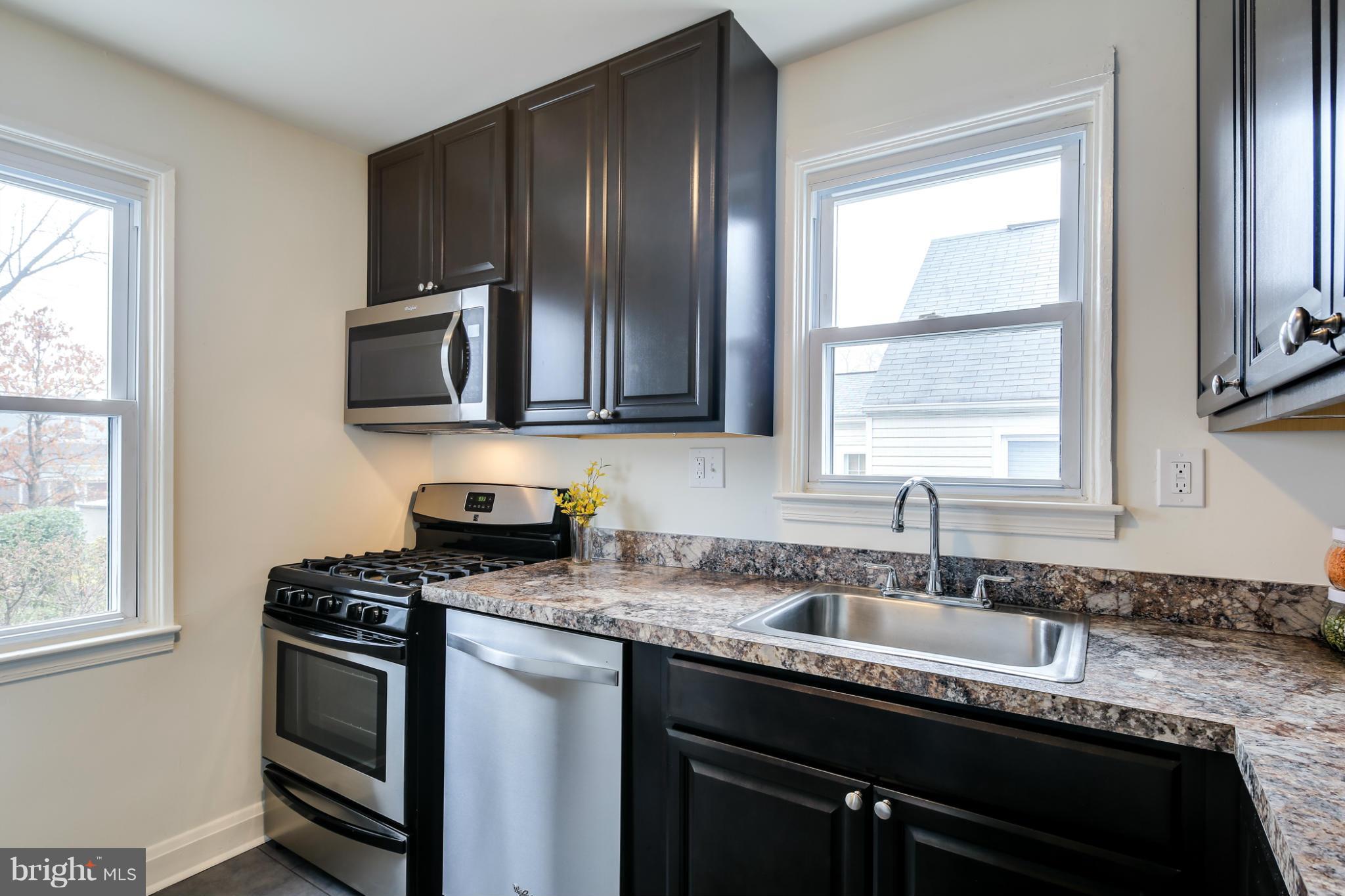 2511 Wycliffe Road Baltimore, MD 21234 - Photo 3 of 28 Kitchen