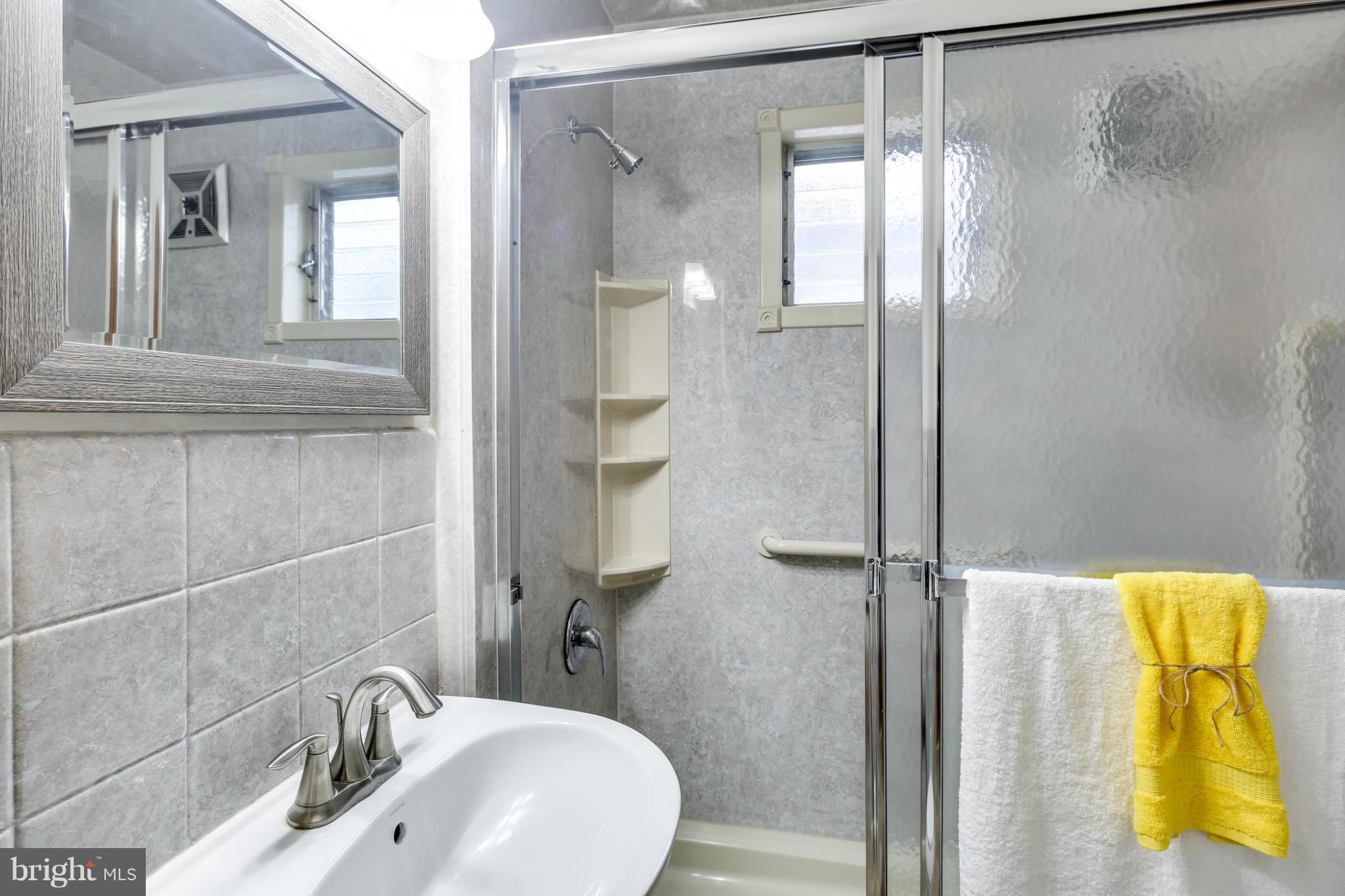 2511 Wycliffe Road Baltimore, MD 21234 - Photo 23 of 28 Bath
