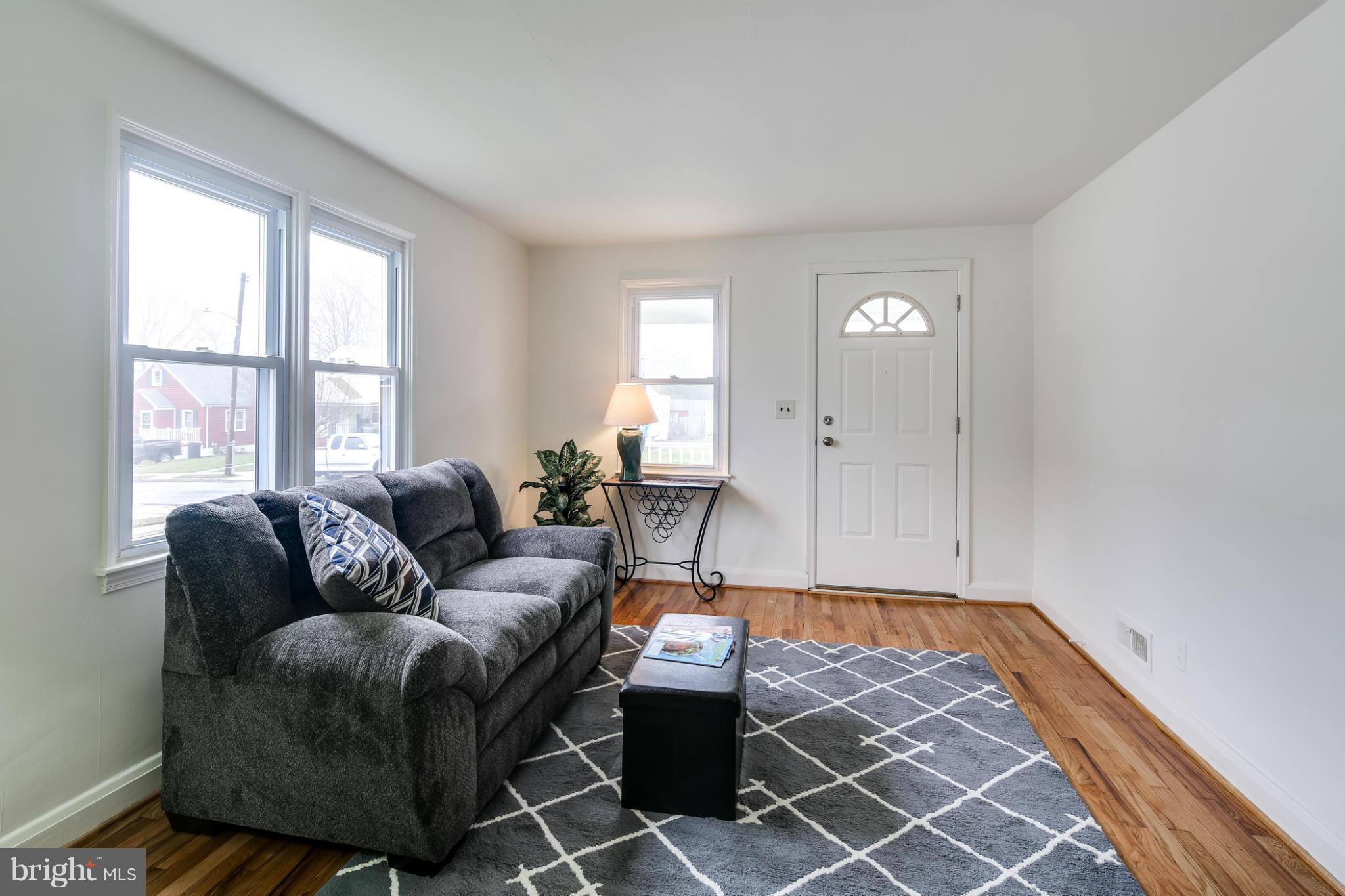 2511 Wycliffe Road Baltimore, MD 21234 - Photo 7 of 28 Living Room