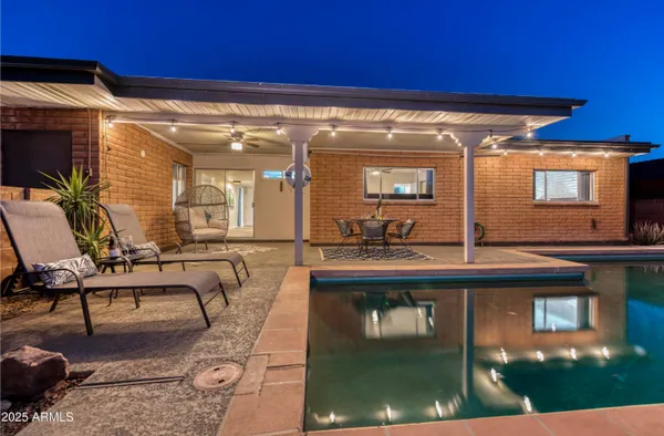 $3,995 | 320 East Geneva Drive, Tempe, AZ 85282