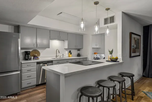 $4,300 | 320 East Geneva Drive, Tempe, AZ 85282