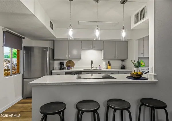 $4,300 | 320 East Geneva Drive, Tempe, AZ 85282