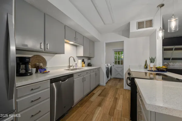 $4,300 | 320 East Geneva Drive, Tempe, AZ 85282