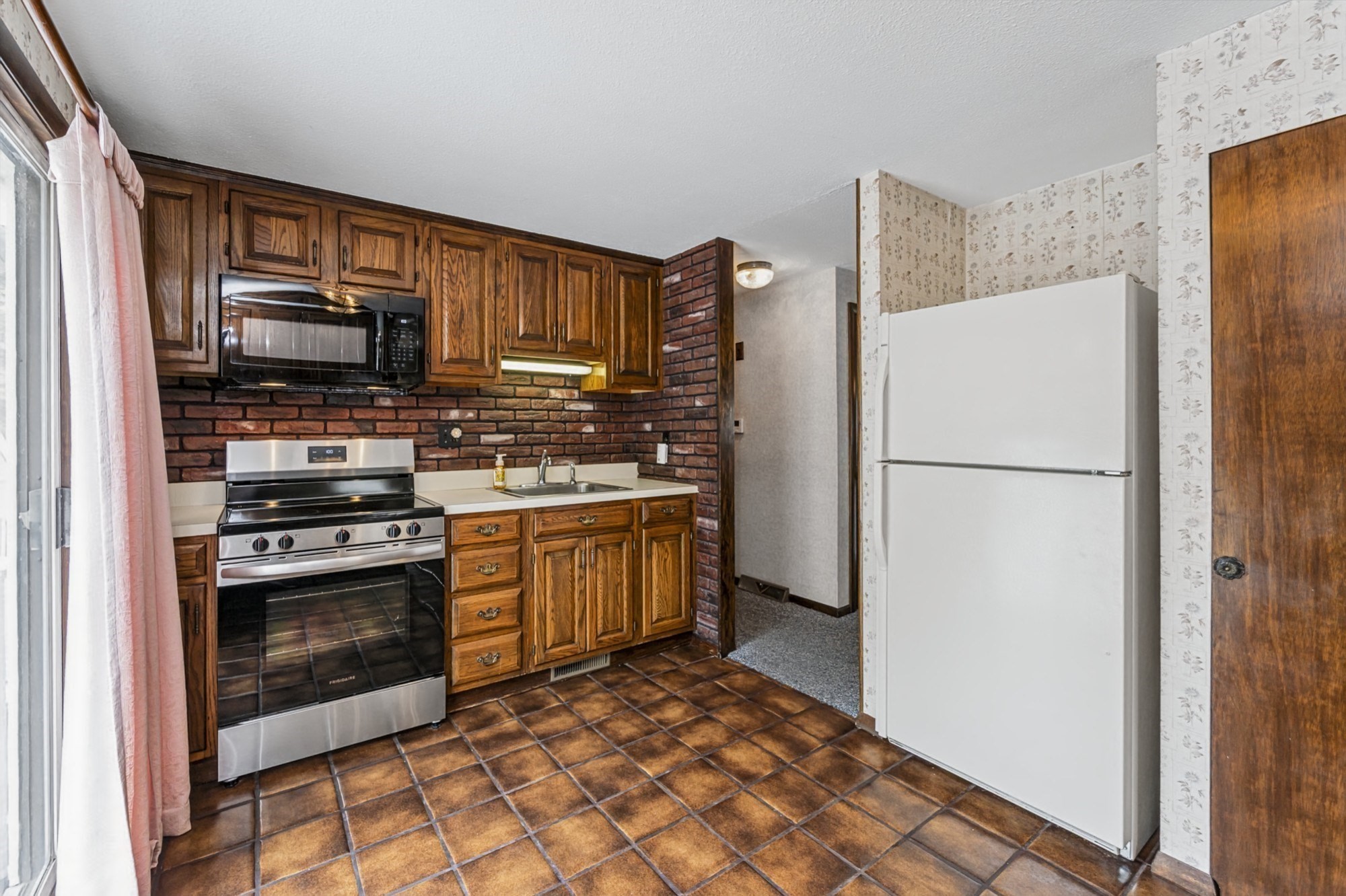 33 Nolte Road Billerica, MA 01821 - Photo 11 of 42 Gallery Image 11