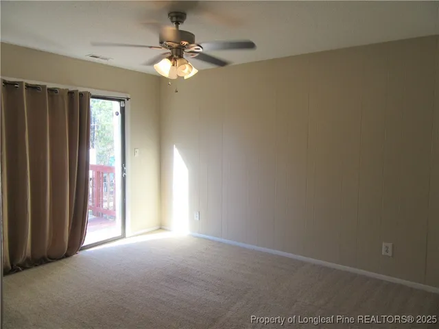 a view of empty room with window