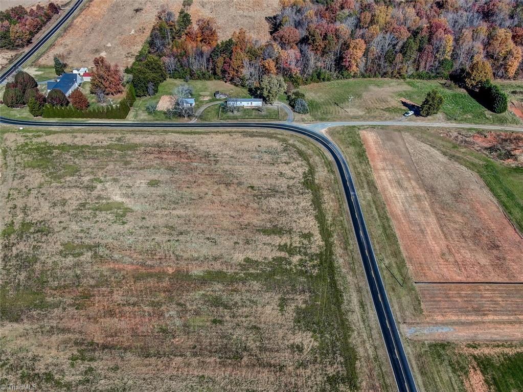 502 Troublesome Road Reidsville, NC 27320 - Photo 3 of 29