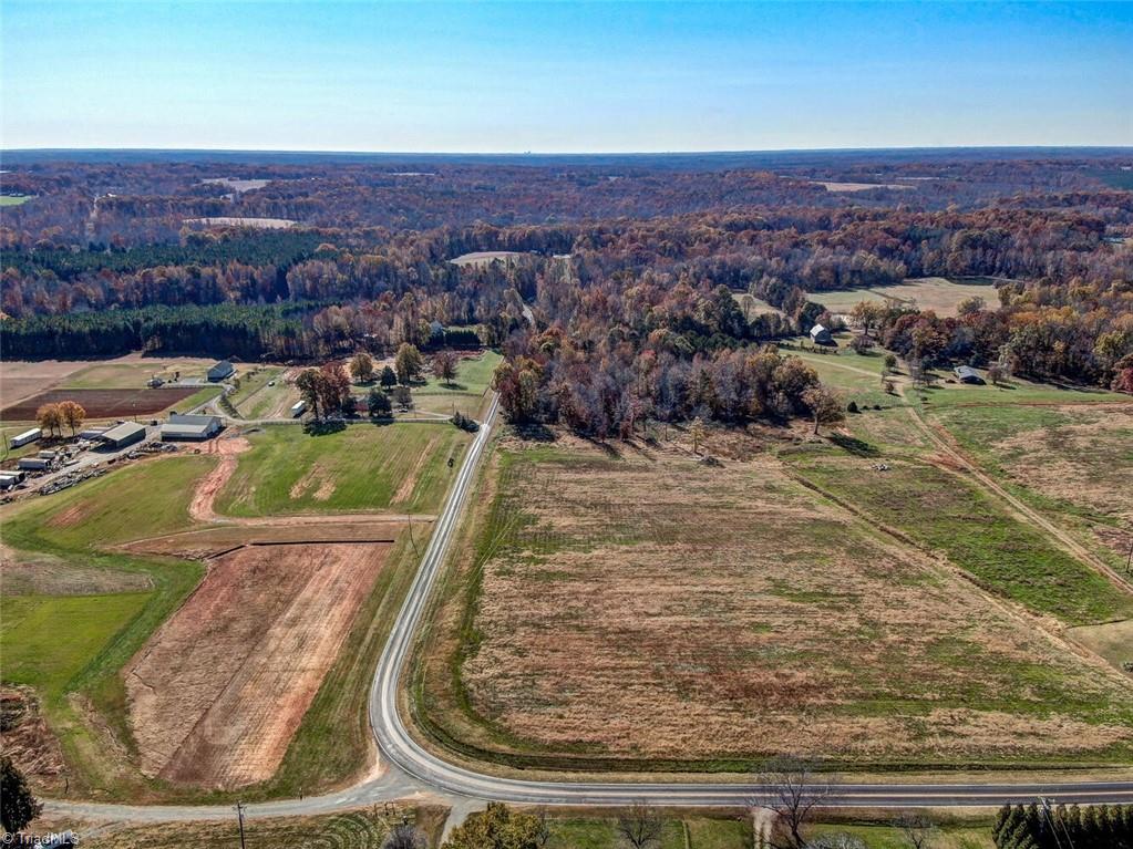 502 Troublesome Road Reidsville, NC 27320 - Photo 5 of 29