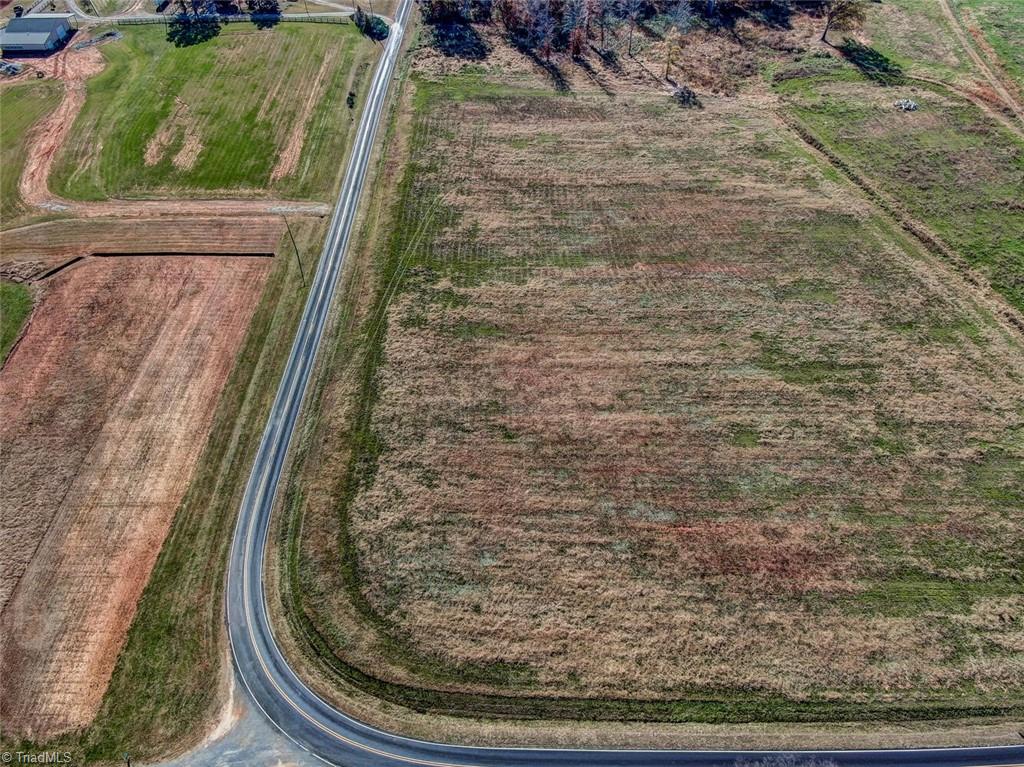 502 Troublesome Road Reidsville, NC 27320 - Photo 6 of 29