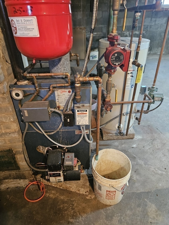 45 Pinewood Avenue Billerica, MA 01821 - Photo 19 of 22