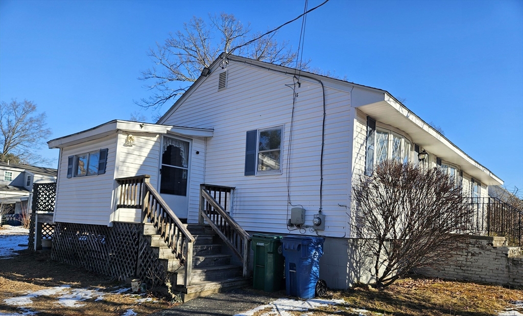 45 Pinewood Avenue Billerica, MA 01821 - Photo 4 of 22