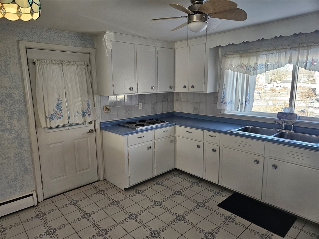 45 Pinewood Avenue Billerica, MA 01821 - Photo 6 of 22