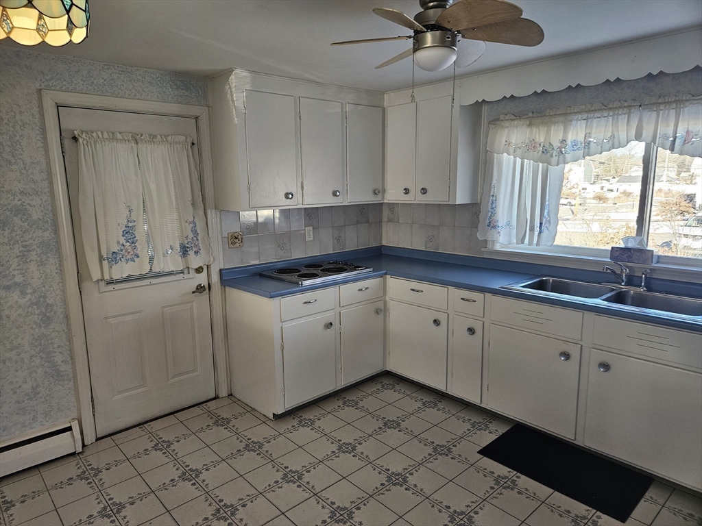 45 Pinewood Avenue Billerica, MA 01821 - Photo 9 of 22