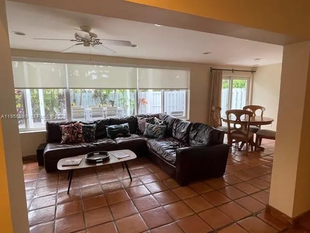 $1,100,000 | 1110 Redbird Avenue, Miami Springs, FL 33166
