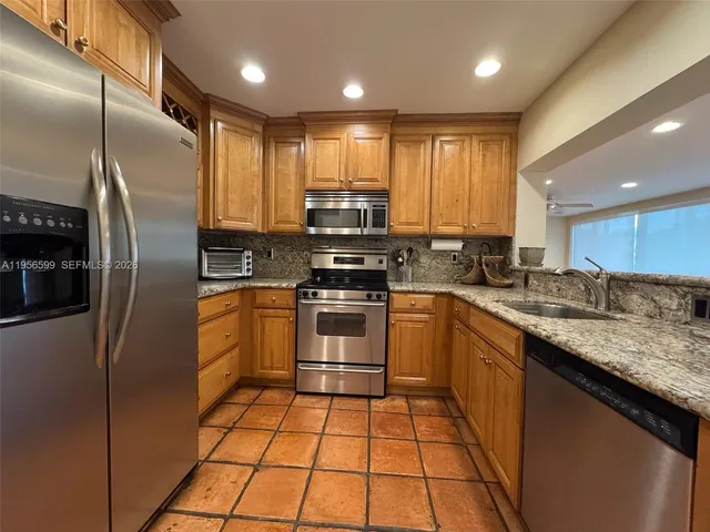 $1,100,000 | 1110 Redbird Avenue, Miami Springs, FL 33166