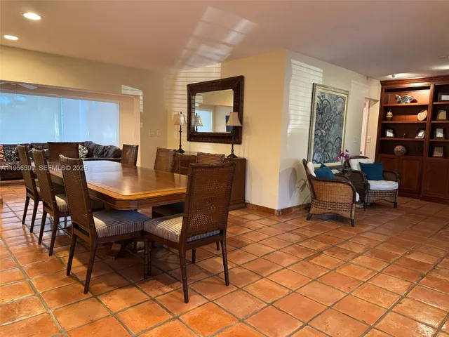 $1,100,000 | 1110 Redbird Avenue, Miami Springs, FL 33166