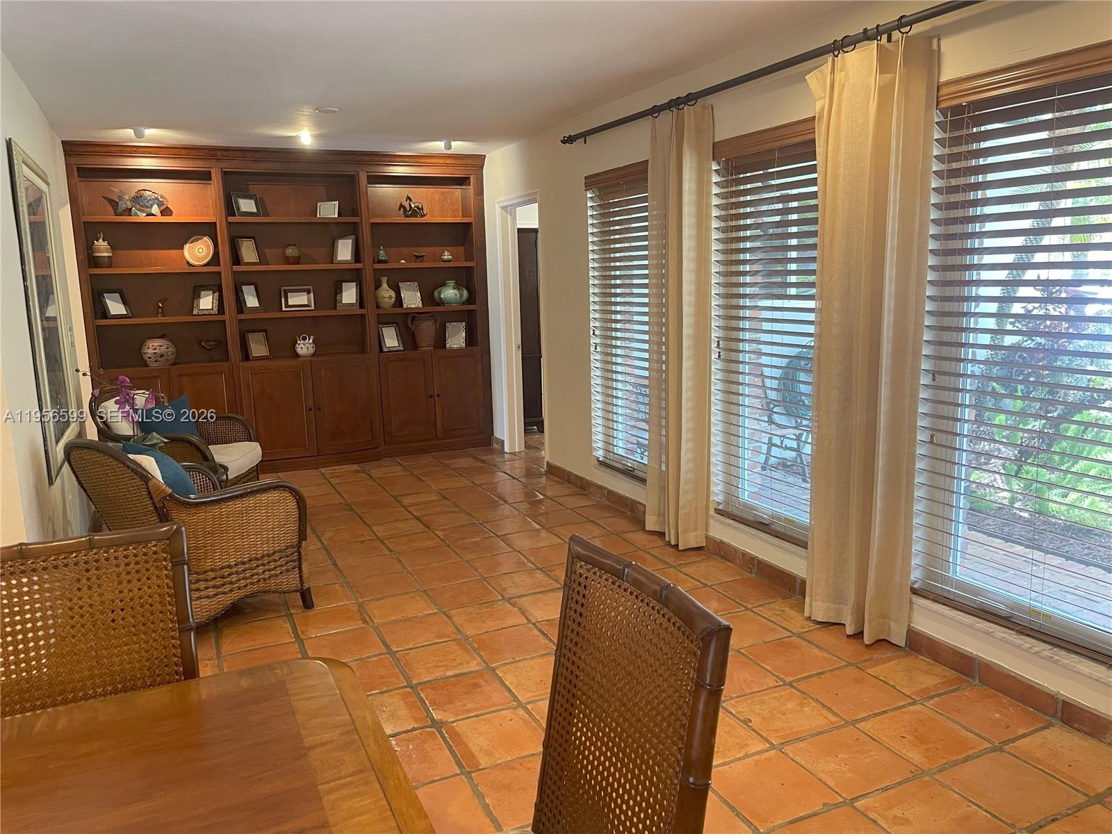 1110 Redbird Avenue Miami Springs, FL 33166 - Photo 7 of 25