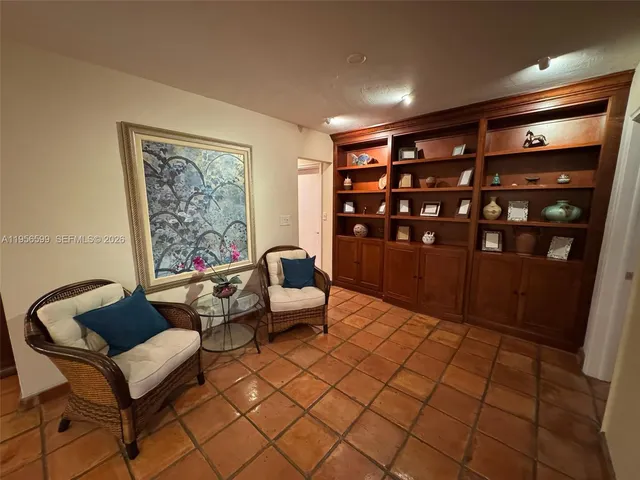 $1,100,000 | 1110 Redbird Avenue, Miami Springs, FL 33166