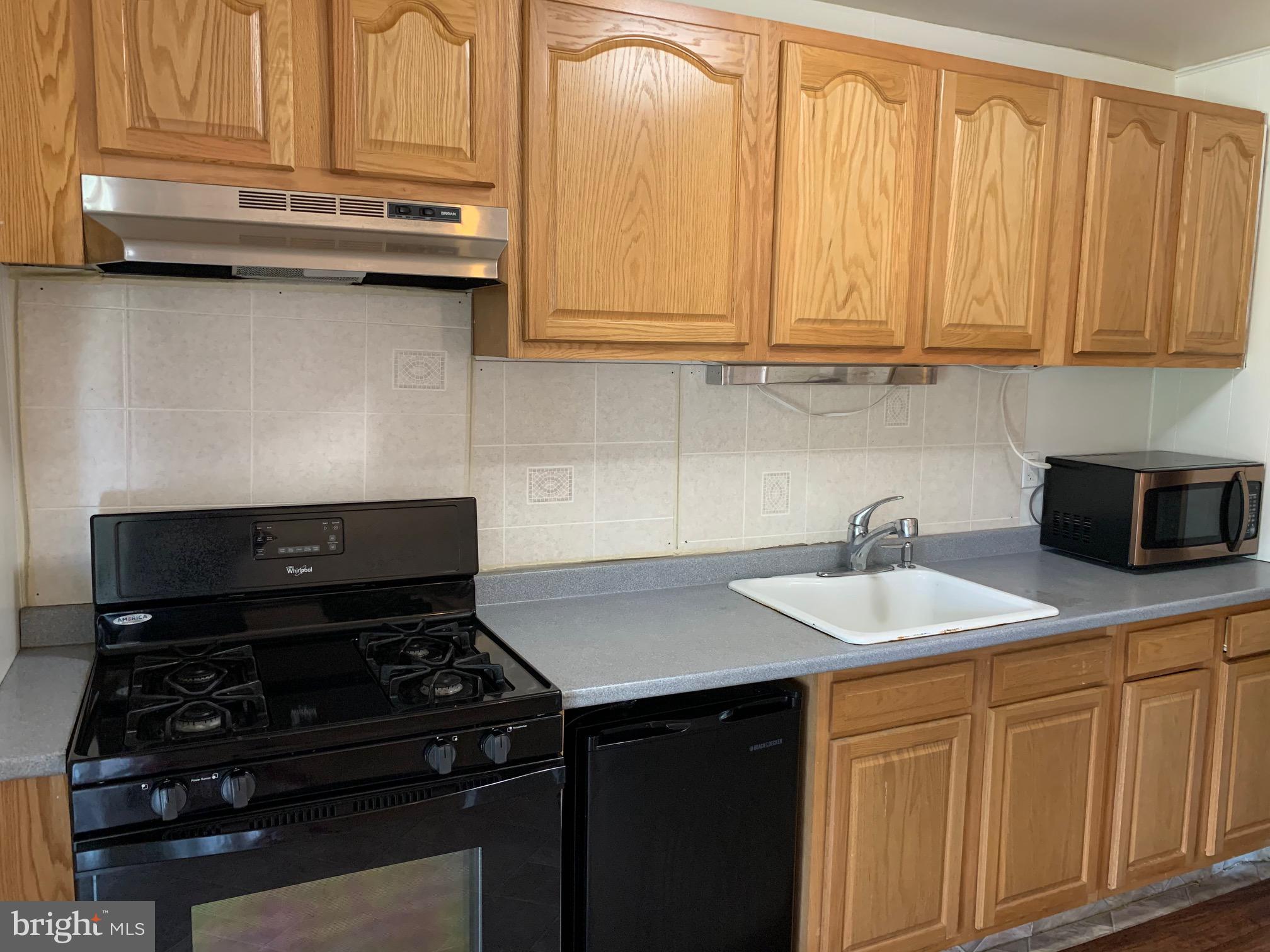 621 Markham Road Baltimore, MD 21229 - Photo 6 of 21